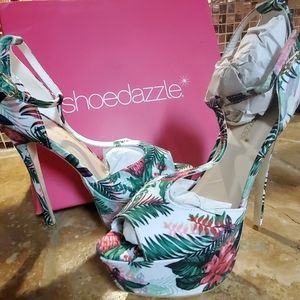 Flower detail heels